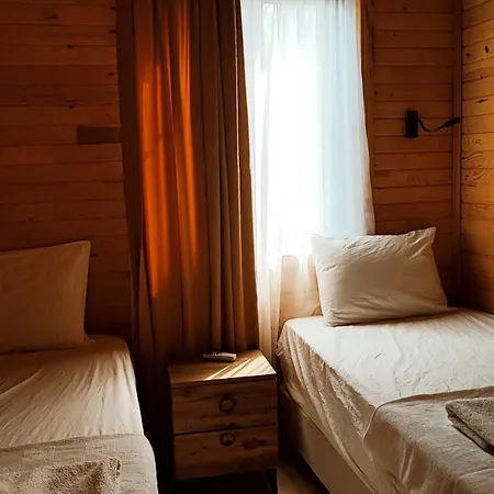 빌라 Chirali Eco 케메르